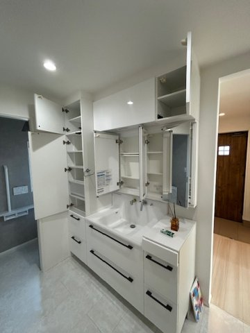 【独立洗面台】 | 平生町曽根