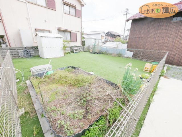 加古郡稲美町六分一　中古戸建の庭