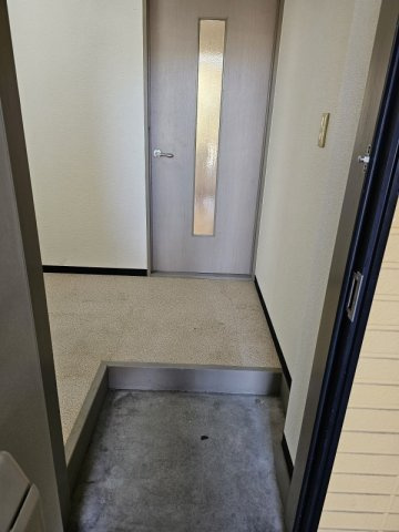ウインズ壱番館の玄関