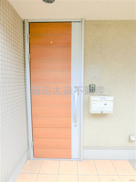 大田区羽田6丁目住宅の玄関