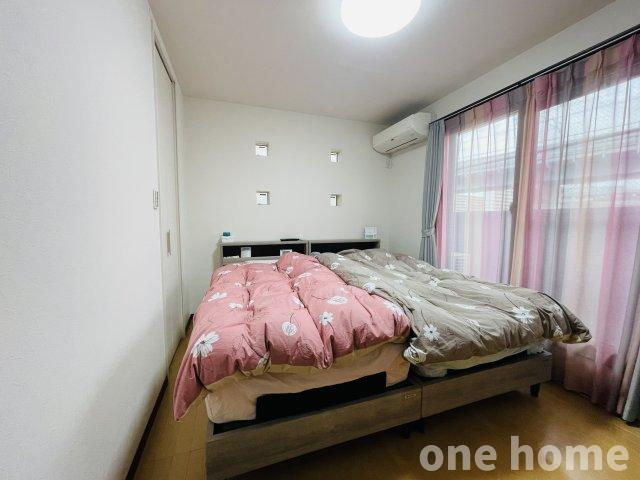 三国本町1丁目中古戸建の洋室|◆3階東南側 約6.0帖洋室です！全居室が約6.0帖と広く、更に収納豊富で、収納家具を最低限に住空間を有効活用できます！