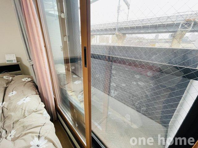 三国本町1丁目中古戸建の設備|◆南面の掃出し窓３カ所にインプラス（内窓）が施工され、静かにお寛ぎいただけます！（令和6年施工）