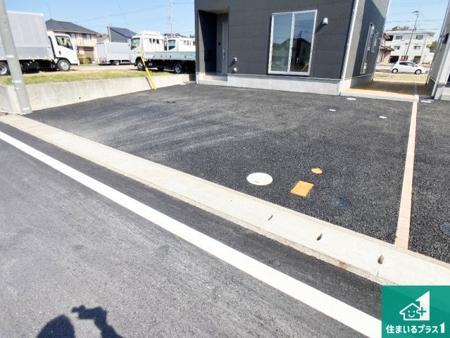 小野市神明町　第10期　新築一戸建ての駐車場|駐車スペース！散水栓があるので、こまめに愛車を洗えます！