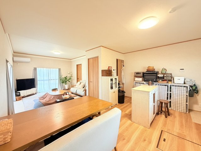 【日本家屋】二階建て倉庫付き土浦市高岡中古物件の居間・リビング