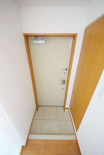 ジーベック滝野川の玄関