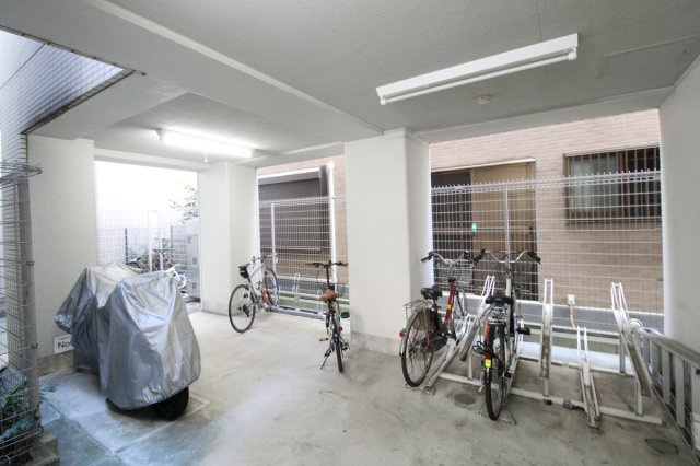 ジーベック滝野川の設備