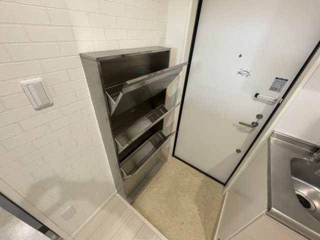 川崎市麻生区上麻生６丁目のアパートの玄関