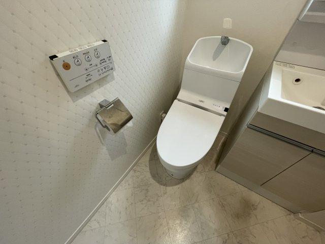 川崎市麻生区上麻生６丁目のアパートのトイレ