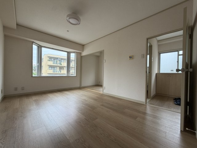 川崎市多摩区寺尾台１丁目の賃貸マンションの居間・リビング