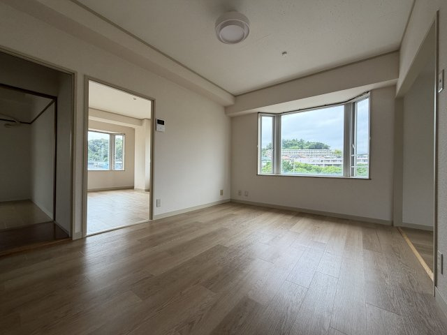 川崎市多摩区寺尾台１丁目の賃貸マンションの居間・リビング