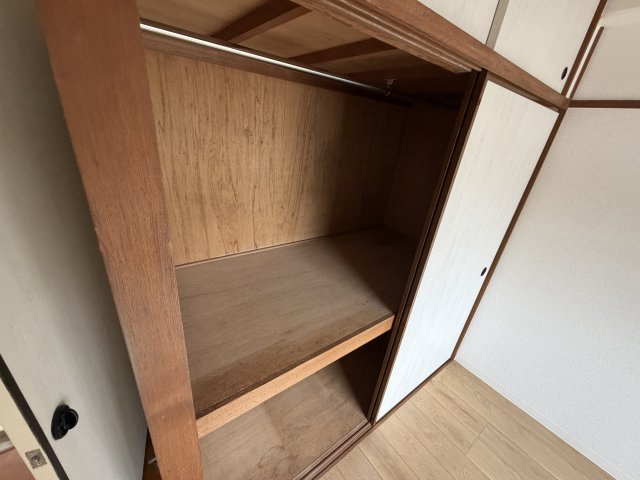 川崎市多摩区寺尾台１丁目の賃貸マンションの収納