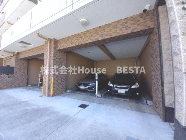 プレサンス神戸西スパークリングの駐車場