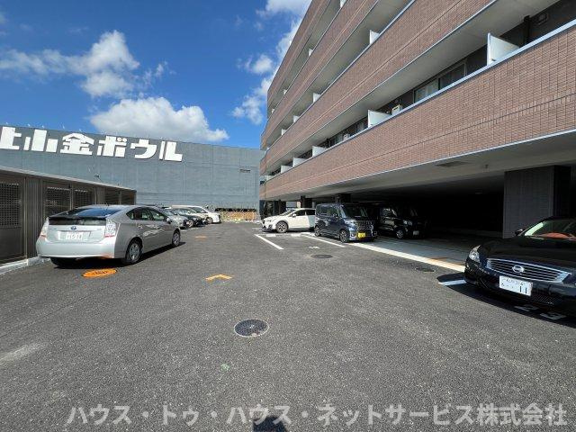 LEVICIA　BLDG.Ⅱの駐車場