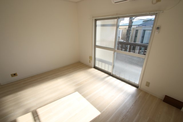 杉田屋ビルの洋室