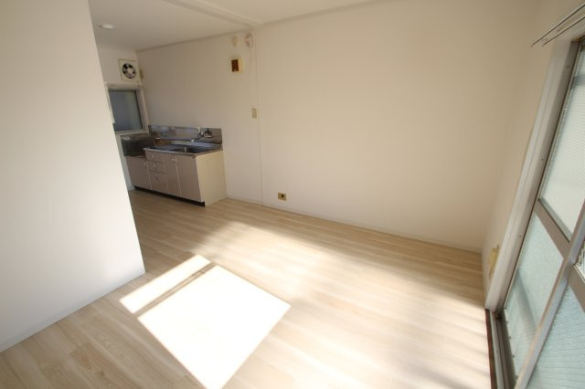 杉田屋ビルの洋室