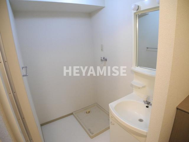 フォーレスト久山　B棟の洗面所|※同物件反転タイプの写真でございます※現況を優先します※