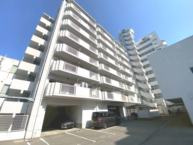 ロワールマンション西公園ビュー A棟の外観|福岡市地下鉄空港線「大濠公園」駅まで徒歩約14分！