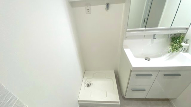 ロワールマンション西公園ビュー A棟の駐輪場|サイクルポート付きの駐輪場で雨の日も安心ですね！