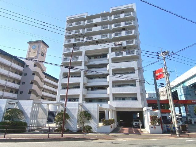 ロワールマンション西公園ビュー A棟の外観|8階建てRC造、重厚感のあるマンションです！
