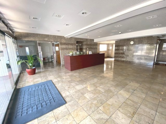 ロワールマンション西公園ビュー A棟の外観|福岡市地下鉄空港線「大濠公園」駅まで徒歩約14分！