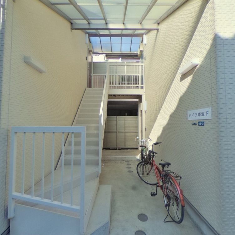 ハイツ東坂下のエントランス