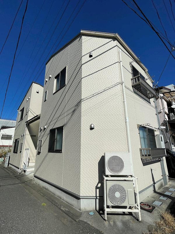 ハイツ東坂下の外観