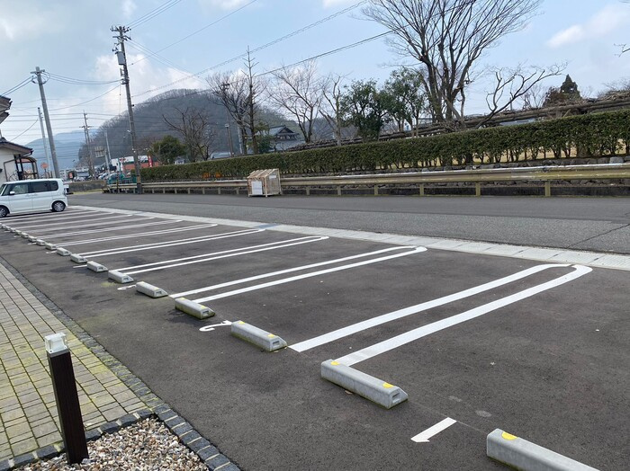 ヴィヨレ・パルクの駐車場