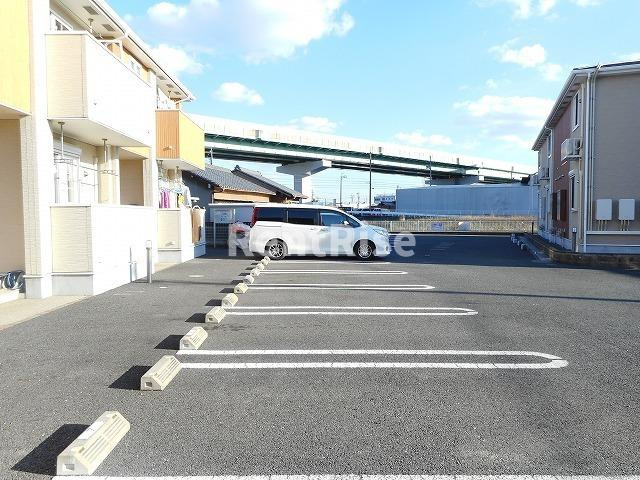 リバーウィングＢの駐車場|駐車場