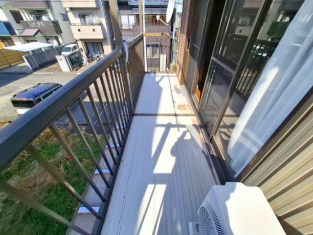 売中古戸建　静岡市駿河区緑が丘町のバルコニー|陽当りがよいので洗濯物も早く乾きますね