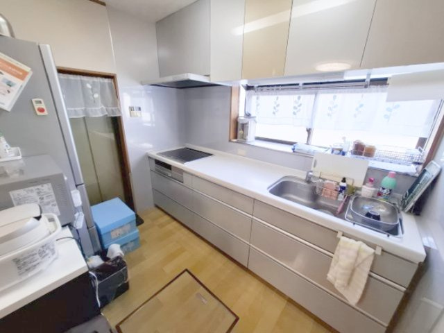売中古戸建　静岡市駿河区緑が丘町のキッチン|IHクッキングヒーター設置。お手入れもお掃除も簡単！