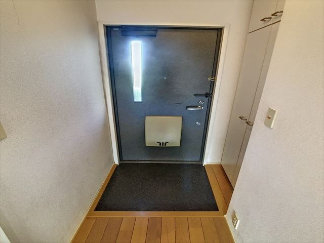 ヴィラージュアンの玄関|【駅近く】シューズボックスも有り、靴もたくさん収納できます♪