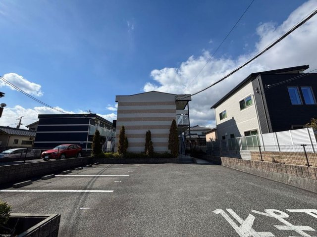 レオパレスセリバテール仁川の外観