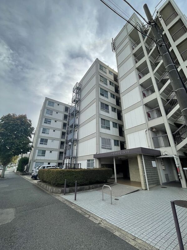 小金原第５コーポラスの外観