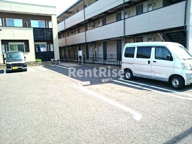 ドルチェの駐車場|駐車場