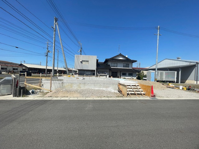 灘分町第１新築分譲住宅の前面道路含む現地写真
