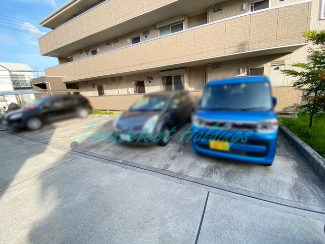 ノア・アンの駐車場