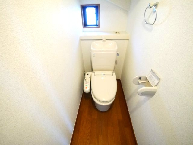 八街市八街に　中古戸建のトイレ|内装リフォーム令和8年3月平成14年12月築カーポート2台JR総武本線八街駅徒歩約24分閑静な分譲地