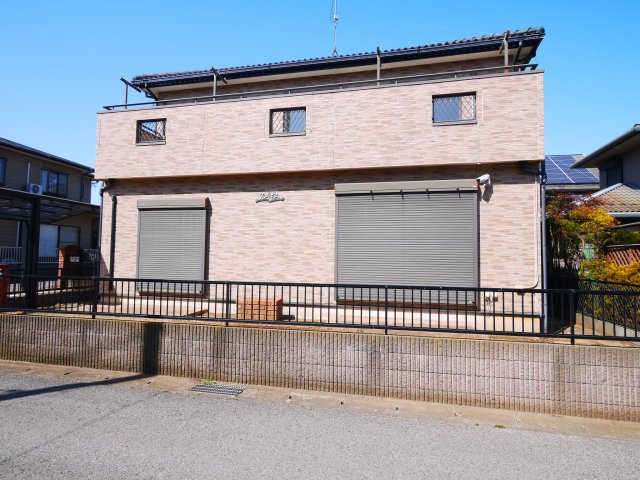 八街市八街に　中古戸建の外観|内装リフォーム令和8年3月平成14年12月築カーポート2台JR総武本線八街駅徒歩約24分閑静な分譲地