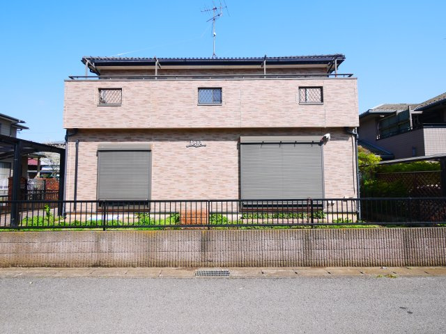 八街市八街に　中古戸建の外観|内装リフォーム令和8年3月平成14年12月築カーポート2台JR総武本線八街駅徒歩約24分閑静な分譲地