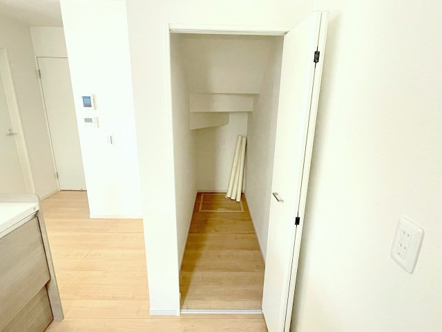 【収納】 | 川越市砂　新築一戸建住宅　全1棟　(ふじみ野店) | 食品の収納に役立つパントリー。