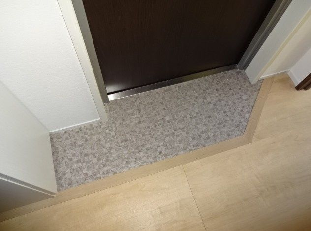 平井SKハイツの玄関