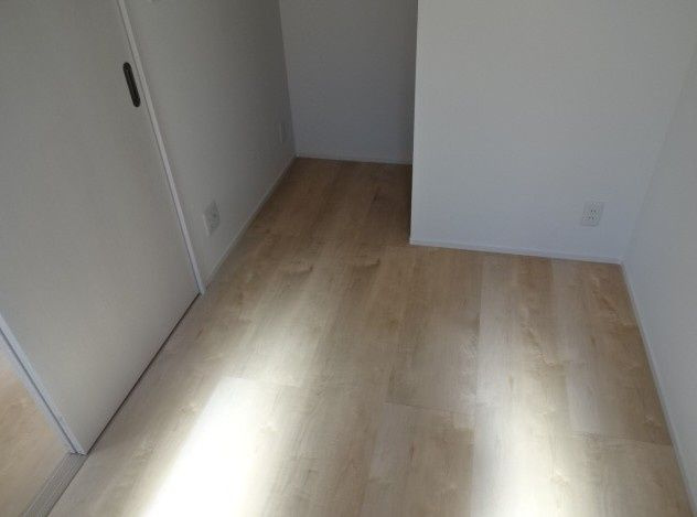 平井SKハイツの洋室