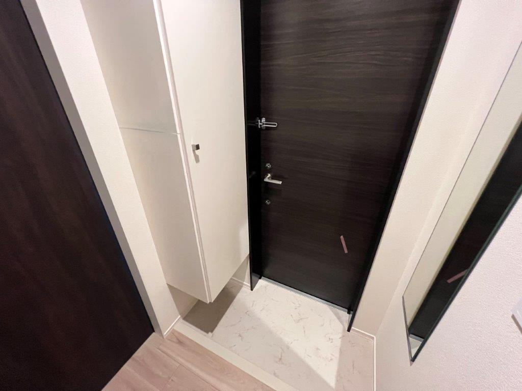 メゾンイーストの玄関