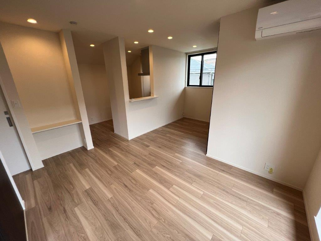 メゾンイーストの居間・リビング