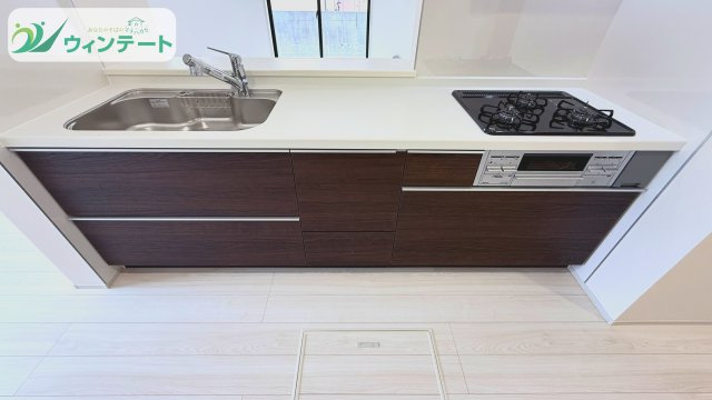 石岡市府中2期　新築戸建のキッチン|使い勝手の良い対面キッチン。動線が短く効率的に家事ができるため、忙しい朝も快適に過ごせます。