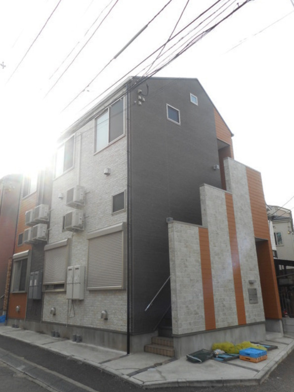 北区滝野川３丁目のアパートの外観