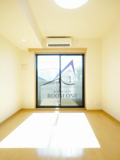 ルーブル小竹向原弐番館の居間・リビング|洋室のお部屋です。