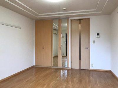 【居間・リビング】 | エルヴェ東小向Ⅱ | 洋室