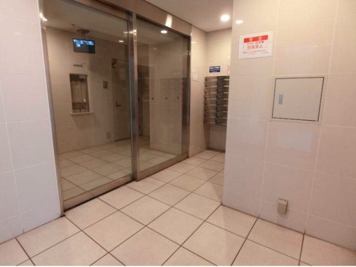 アイル日暮里弐番館のロビー