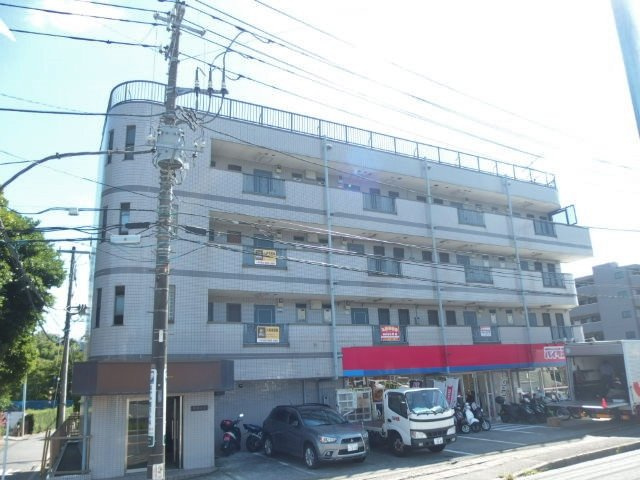 角田ビルの外観